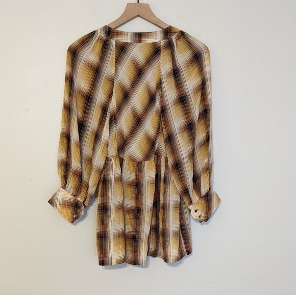 BCBGMaxAzria Silk Boho Plaid Drapey Cinch Blouse size Medium - Picture 7 of 8